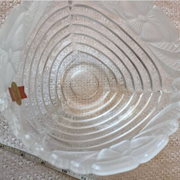 Anna Hutte Vintage Crystal 7" Diameter Floral Designed Funnel Exquisite 4"H Dish - Picture 6 of 8